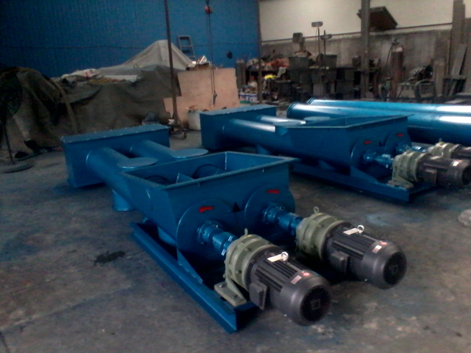 Double pipe screw feeder